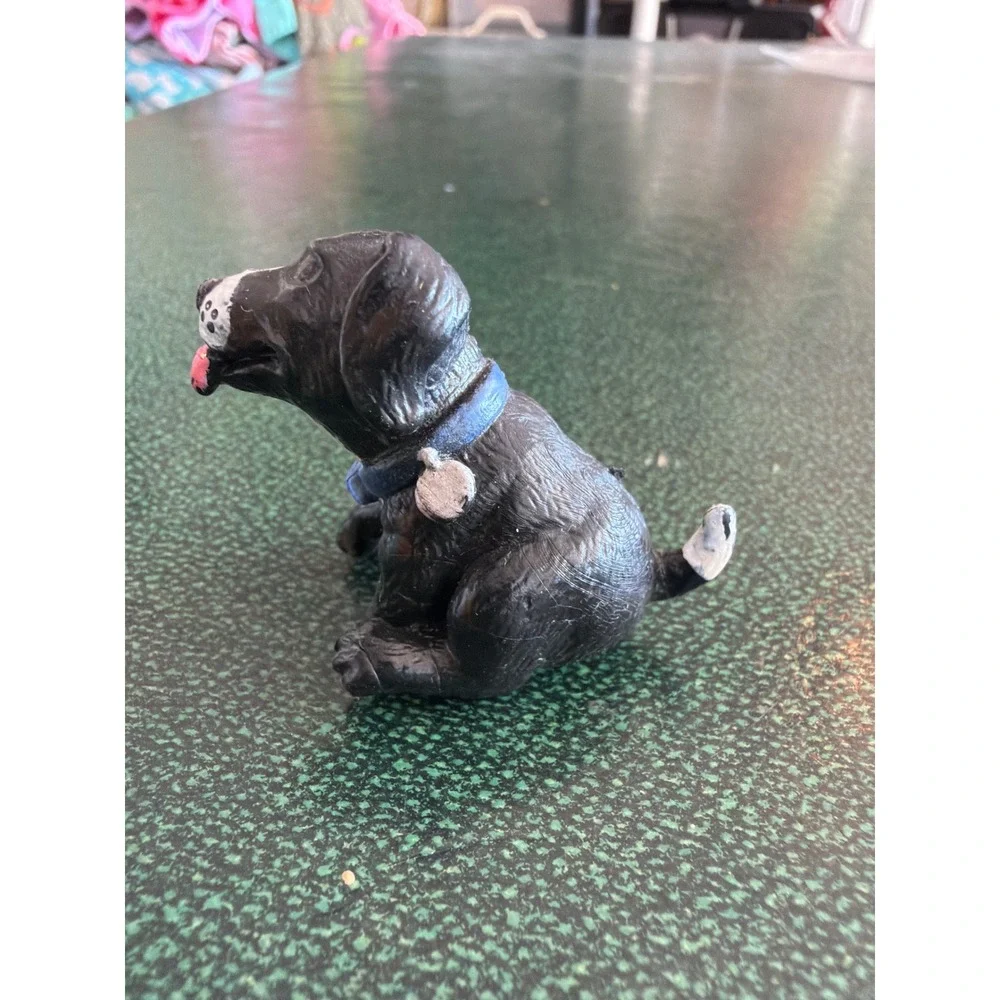 Vintage 1997 Topps Puppy In My Pocket Black Dog Miniature Figurine Collectible